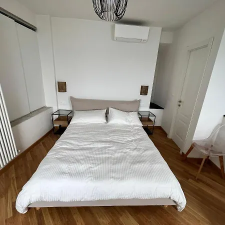 Brand New With Seaview & Private Parking Genoa